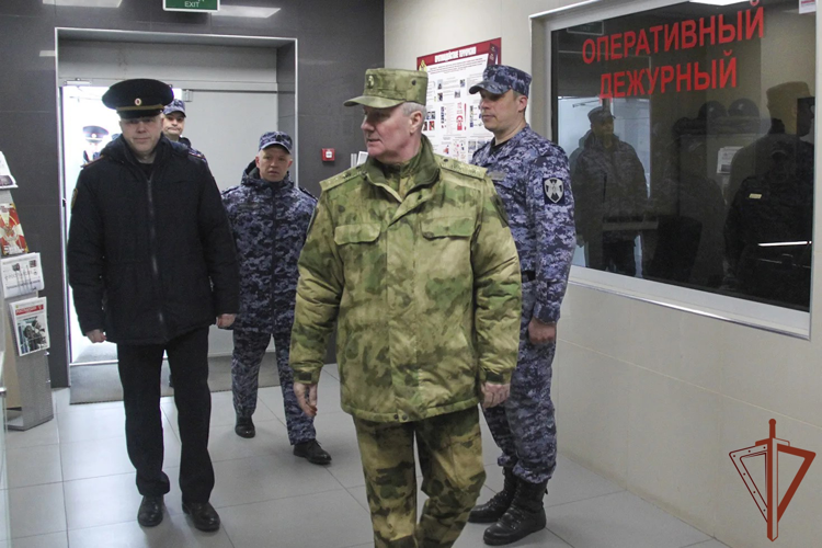 Командующий Сибирским ордена Жукова округом Росгвардии проверил подразделения ведомства в Новосибирской области
