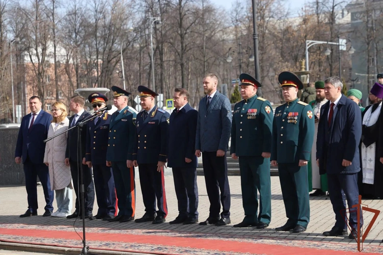 Губернатор Пермского края вручил росгвардейцам ключи от шести служебных автомобилей