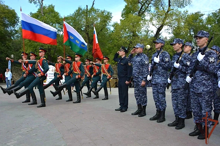 Присяга сотрудников вневедомственной охраны Росгвардии состоялась в Тюмени (видео)
