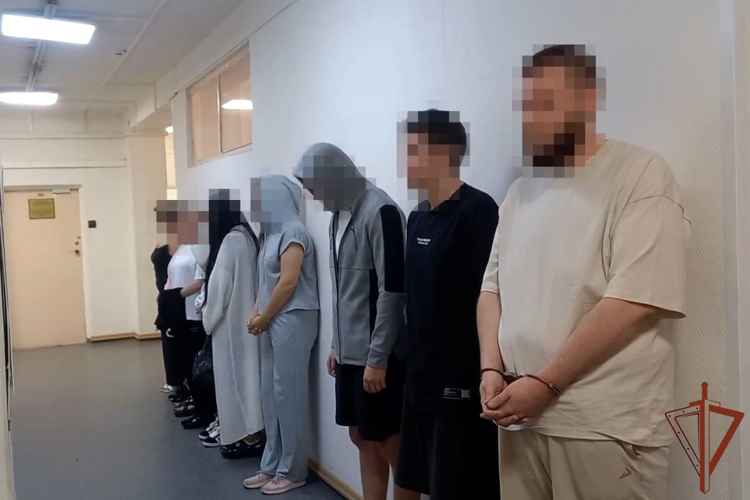 В Удмуртии при содействии спецназа Росгвардии пресечена деятельность преступной группы, занимавшейся организацией проституции с участием несовершеннолетних (видео)