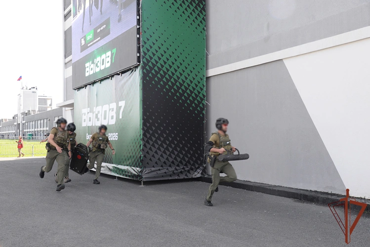 СОБР Росгвардии завоевал серебро международных соревнований спецназа в Екатеринбурге