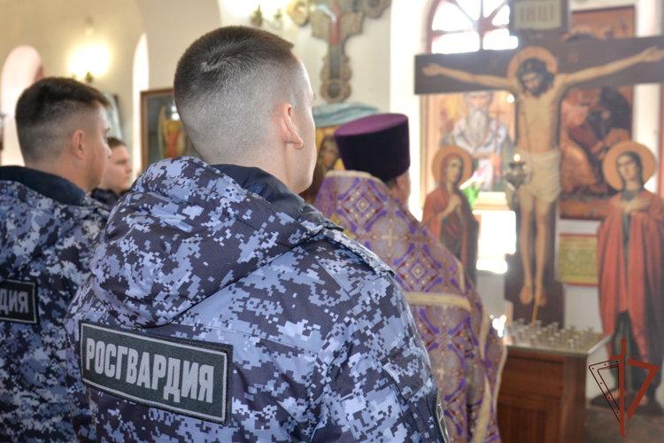 Росгвардейцы приняли участие в праздничных духовно-патриотических мероприятиях на Урале