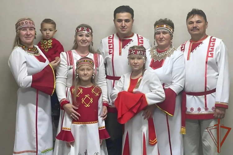 Семья росгвардейца из Кирова победила в региональном этапе конкурса «Семья года-2026»