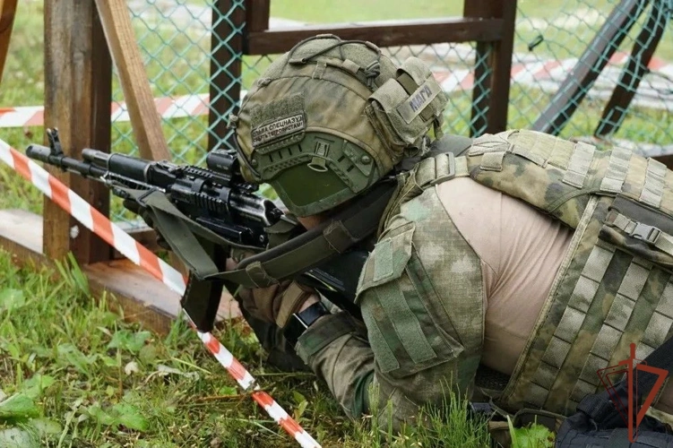 В Кирове команда ОМОН «Вятич» Росгвардии победила на межведомственном турнире по тактической стрельбе (видео)