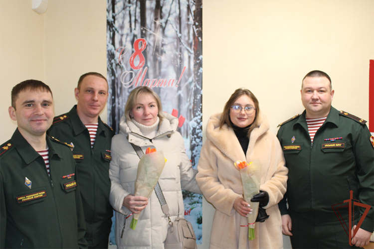 В Уральском округе Росгвардии проходят праздничные мероприятия, посвященные Международному женскому дню — 8 Марта