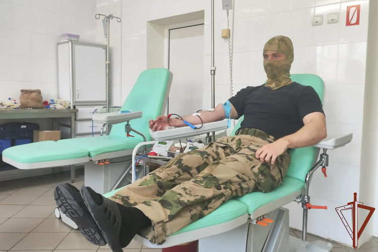 В Мордовии росгвардейцы пополнили региональный банк крови