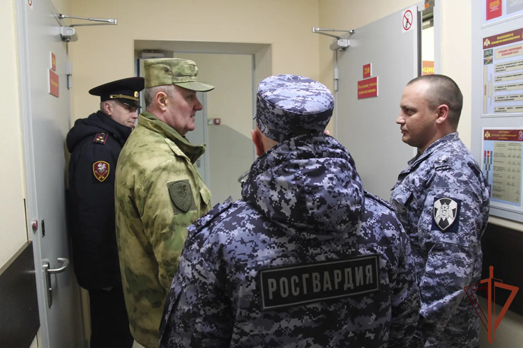 Командующий Сибирским ордена Жукова округом Росгвардии проверил подразделения ведомства в Новосибирской области