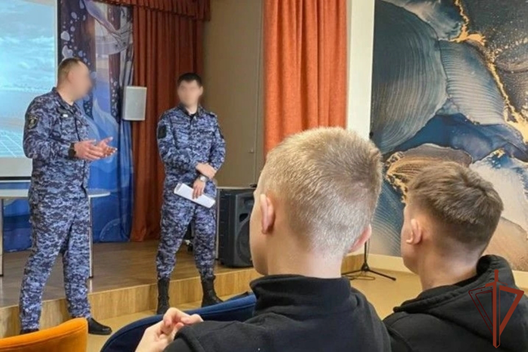 В год 10-летия Росгвардии и 215-летия войск правопорядка в регионах Сибири прошли уроки мужества и дни открытых дверей