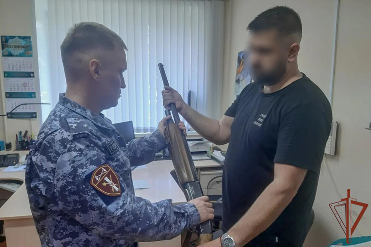 В Управлении Росгвардии по Чувашии состоялась передача партии охотничьего оружия в зону СВО