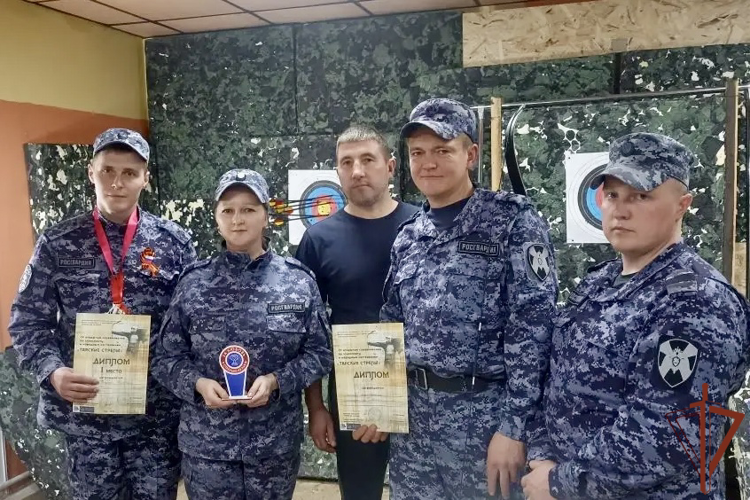 В регионах Сибири сотрудники и военнослужащие Росгвардии провели серию патриотических и спортивных мероприятий