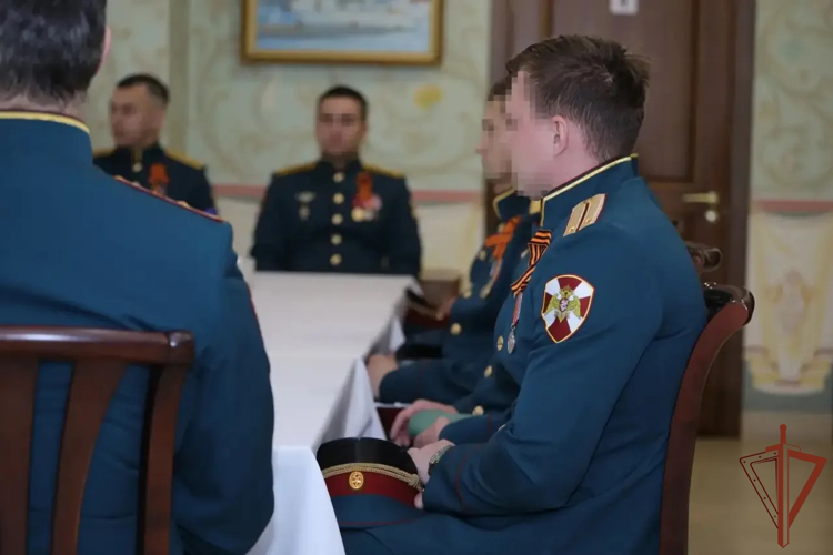 Митрополит Нижегородский и Арзамасский Георгий встретился с росгвардейцами – участниками специальной военной операции (видео)