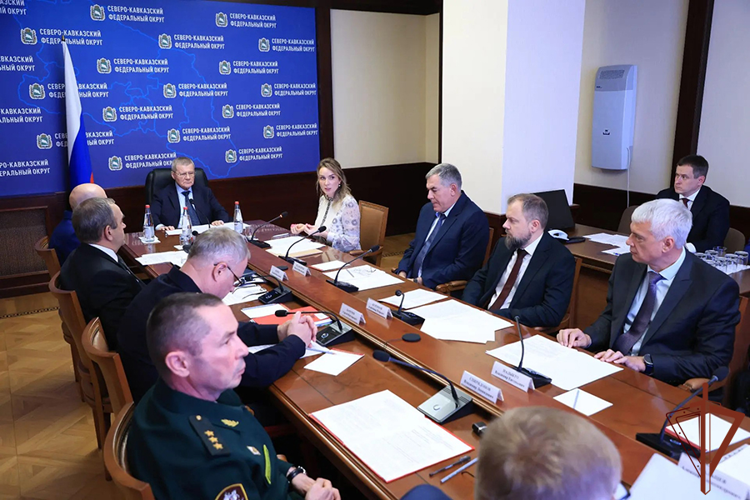 Командующий Северо-Кавказским округом Росгвардии принял участие в заседании Совета при полномочном представителе Президента России