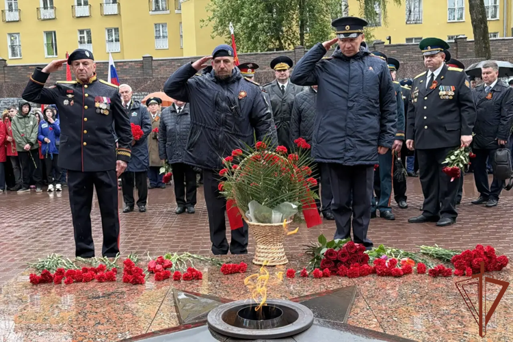 Военнослужащие и сотрудники Центрального округа Росгвардии приняли участие в военных парадах и торжественных шествиях в регионах ЦФО