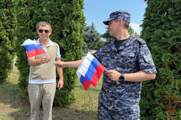 В Северо-Кавказском округе Росгвардии отметили День Государственного флага России