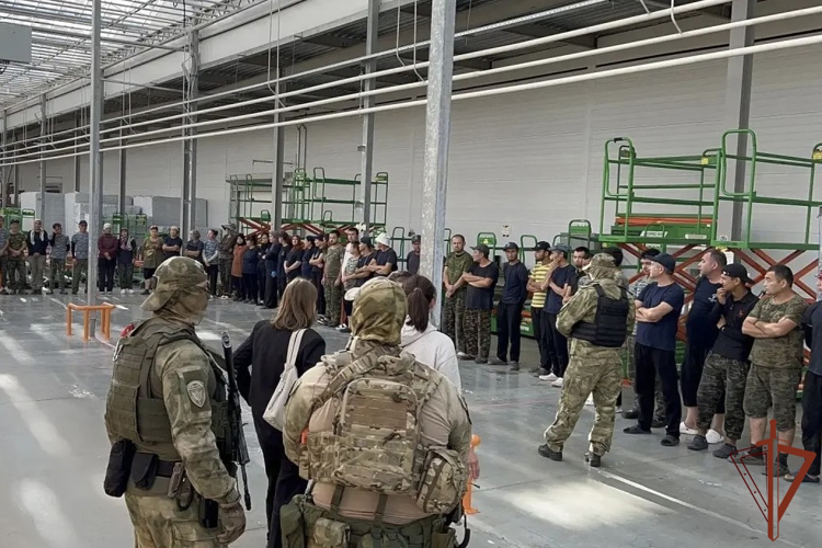 В Воронеже при содействии Росгвардии прошел рейд по выявлению нарушений миграционного законодательства