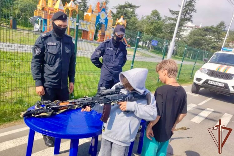 На Дальнем Востоке продолжается акция «Каникулы с Росгвардией»