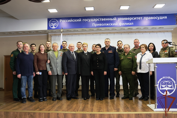 В Нижнем Новгороде росгвардейцы приняли участие в патриотической акции «Служу России»