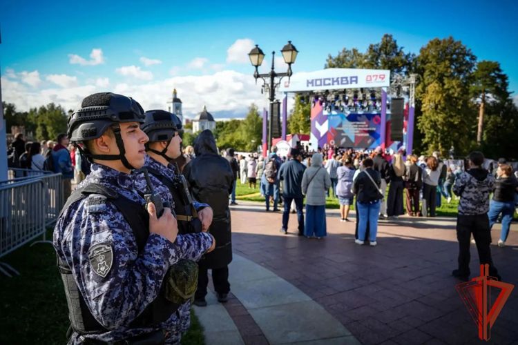 Росгвардия обеспечила безопасность на праздновании Дня города в Москве