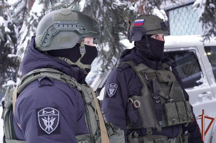 В Саратове при содействии Росгвардии задержаны участники преступной группы, осуществлявшие торговлю нелегальными вейпами (видео)