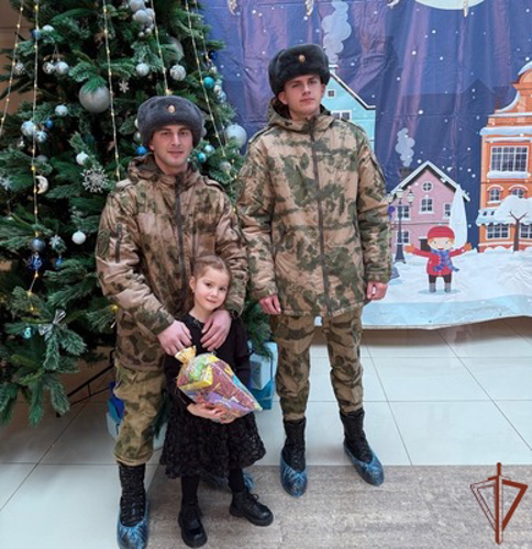 В Кабардино-Балкарии росгвардейцы поздравили детей с новогодними праздниками
