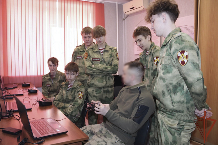 К юбилею Росгвардии на Дальнем Востоке прошли тематические мероприятия с подрастающим поколением