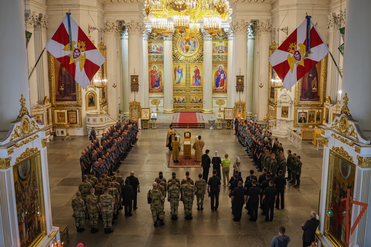 В Санкт-Петербурге росгвардейцы отметили День Крещения Руси