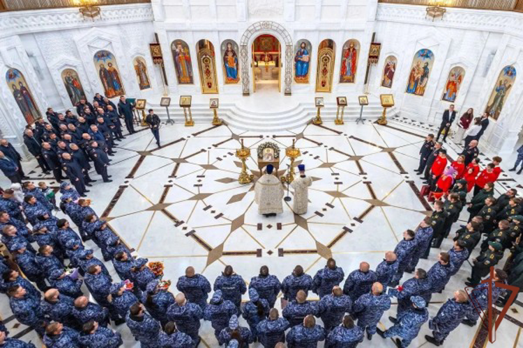 В Москве наградили сотрудников вневедомственной охраны Росгвардии (видео)