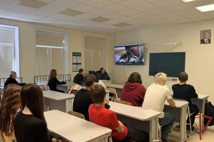 На Урале росгвардейцы провели для молодежи серию патриотических и профилактических мероприятий (видео)