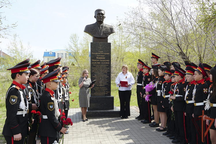 В Улан-Удэ прошли соревнования по армрестлингу, посвященные памяти Героя России Максима Концова