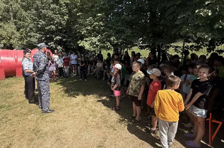 В Сибирском округе Росгвардии продолжается ведомственная акция «Каникулы с Росгвардией»