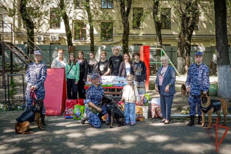Кинологов Северо-Западного округа Росгвардии поздравили с профессиональным праздником
