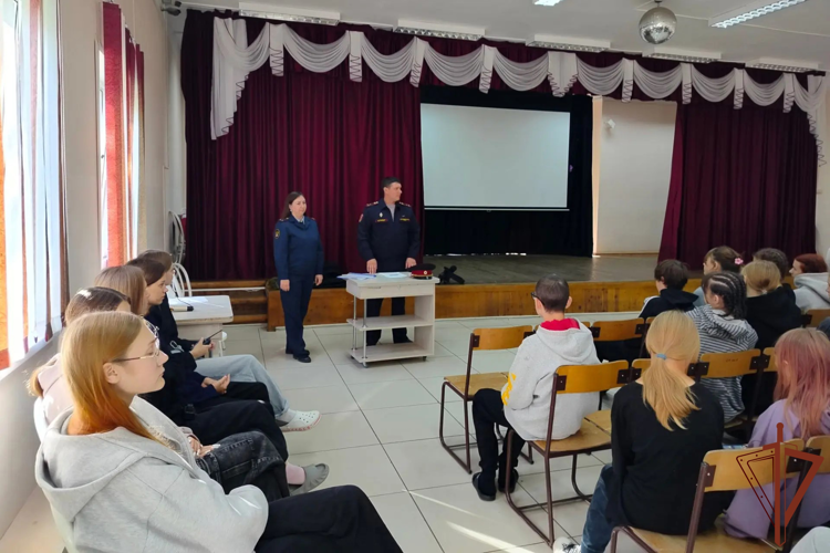 В Сибирском округе Росгвардии прошли мероприятия ко Дню Государственного флага России