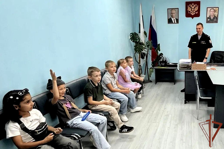 Росгвардия поздравила школьников Урала с Днем знаний