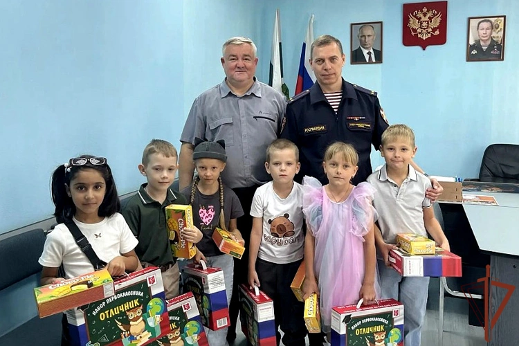 Росгвардия поздравила школьников Урала с Днем знаний