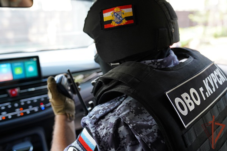 В Курске сотрудники Росгвардии предотвратили трагедию с участием несовершеннолетней