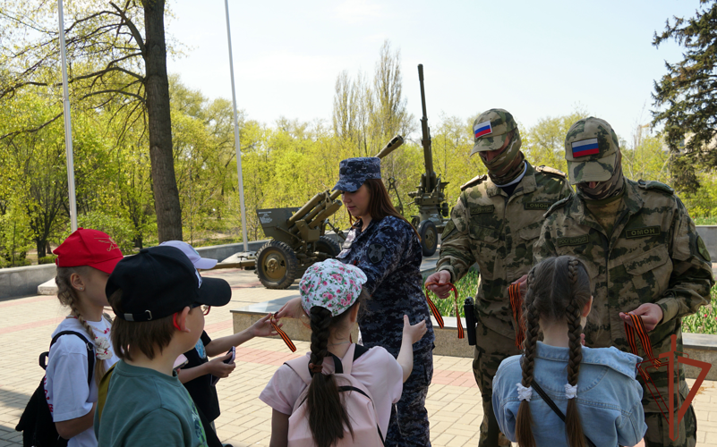 В Тамбове и Воронеже росгвардейцы присоединились к патриотической акции «Георгиевская ленточка»