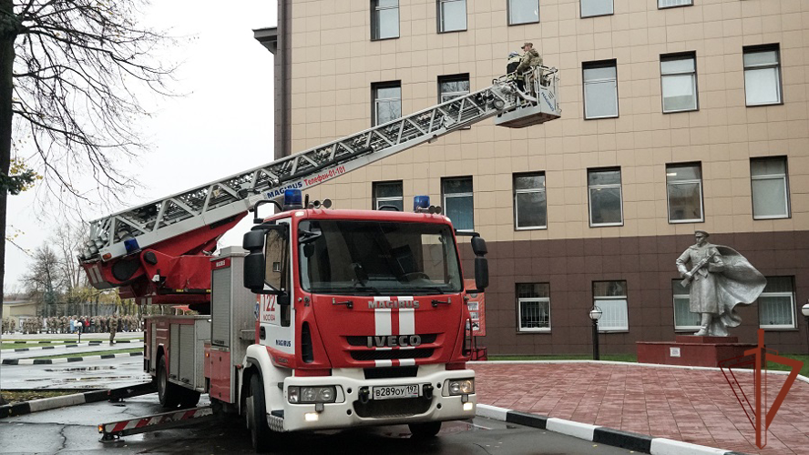 В Центральном округе Росгвардии прошли пожарно-тактические учения
