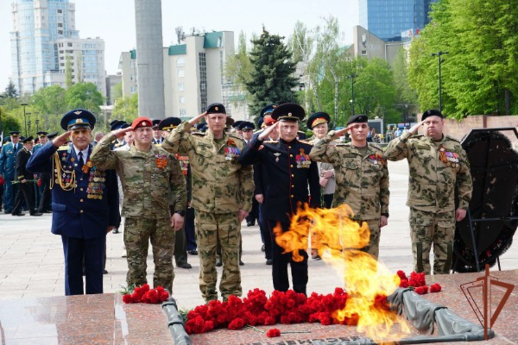 Военнослужащие и сотрудники Центрального округа Росгвардии принимают участие в памятных мероприятиях, посвящённых Дню Победы