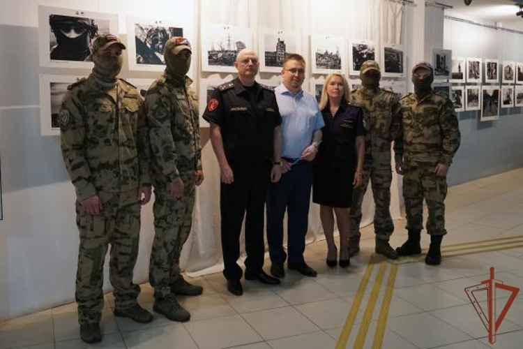 В Воронежской области открылась фотовыставка работ военнослужащего Росгвардии из ЛНР