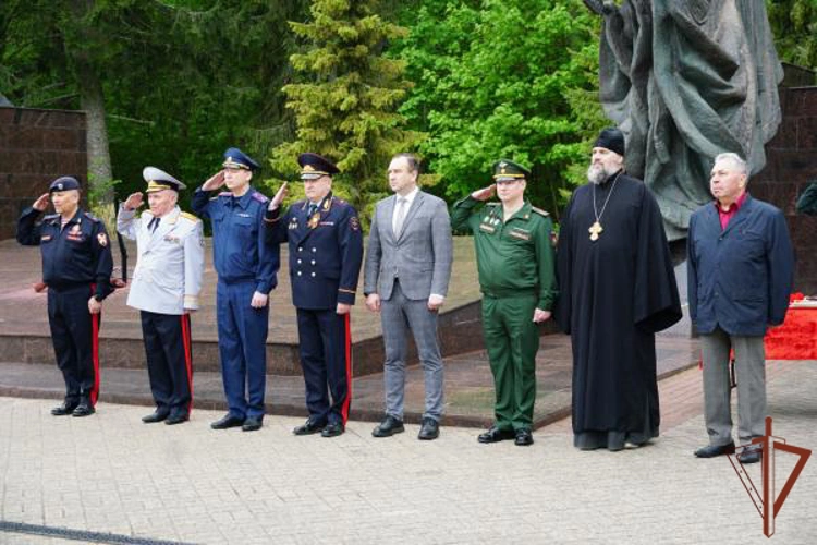 Росгвардейцам вручили государственные награды в Брянске (видео)