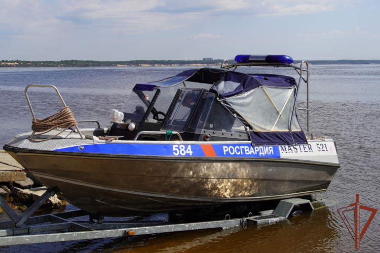 В Чувашии спецназ Росгвардии приступил к патрулированию реки Волга (видео)