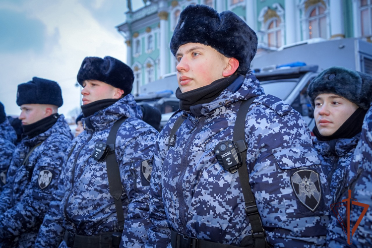 В Санкт-Петербурге росгвардейцы приняли участие в общегородском разводе на службу