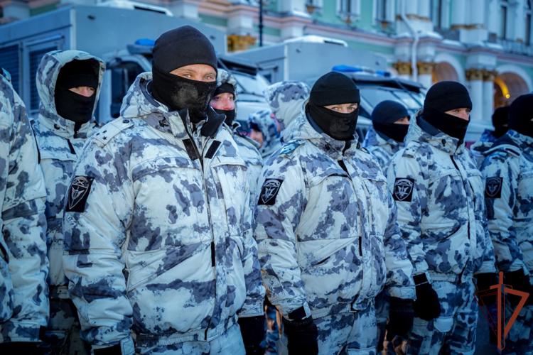 В Санкт-Петербурге росгвардейцы приняли участие в общегородском разводе на службу