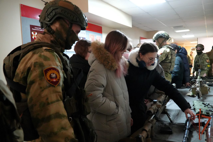 Курсанты военных вузов Росгвардии прошли стажировку в воинских частях на северо-западе страны