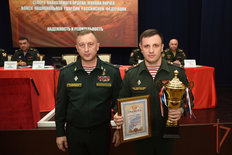 В грозненском соединении Росгвардии подведены итоги служебно-боевой деятельности за 2025 год