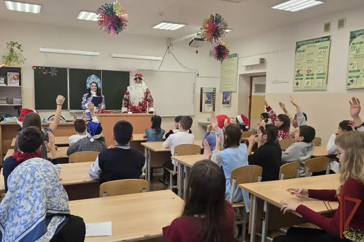 Акция Росгвардии «Дед Мороз специального назначения» прошла в ведомственных учебных заведениях в Грозном