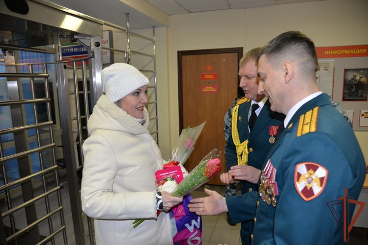 В Уральском округе Росгвардии проходят праздничные мероприятия, посвященные Международному женскому дню — 8 Марта