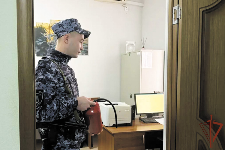 На Ставрополье росгвардейцы и сотрудники МЧС провели совместные пожарно-тактические занятия