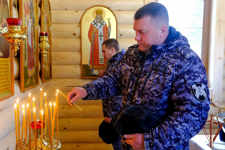В Йошкар-Оле на территории Управления Росгвардии по Республике Марий Эл освятили новую часовню в честь князя Владимира (видео)