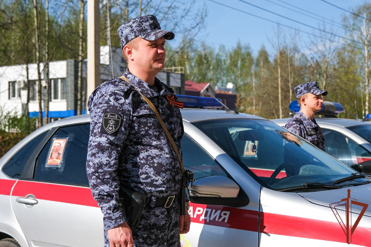 В Республике Марий Эл росгвардейцы присоединились к патриотической акции «Бессмертный автополк» (видео)